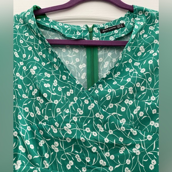 JJWM Wowan Green Floral Mini Dress w Back Zip size Small - Picture 4 of 7
